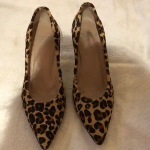 Pointy toe leopard hair pumps
